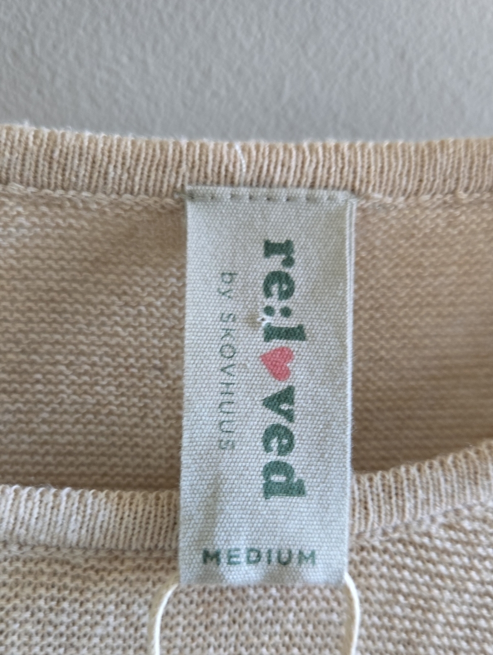 NWT Reloved By Skovhuus Tan and Blue Striped Lightweight Sweater Size Medium - Picture 2 of 7